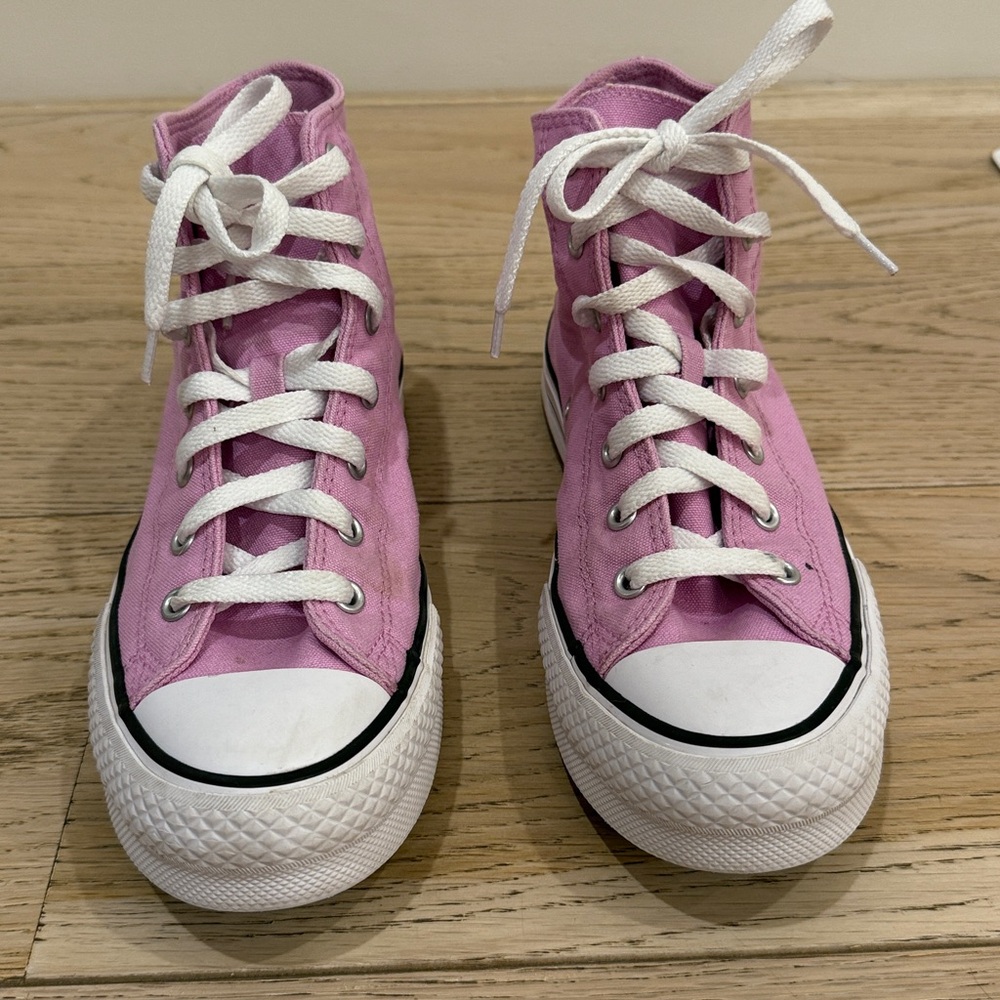 NIB Women's Chuck Taylor All Star Hi Lift Platform Sneaker 9 - Classic Amethyst